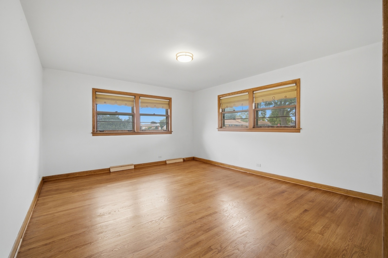 8001 W Balmoral Avenue Property Photo 13