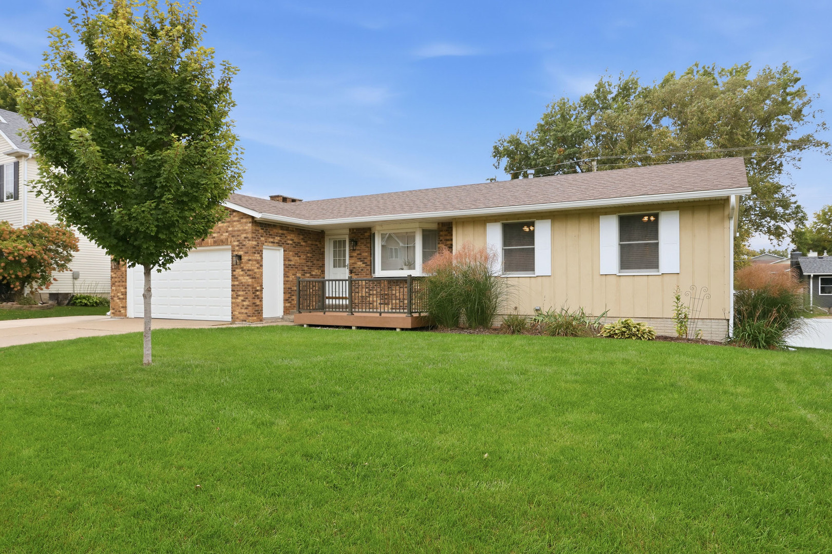609 W Valley Drive Property Photo 1