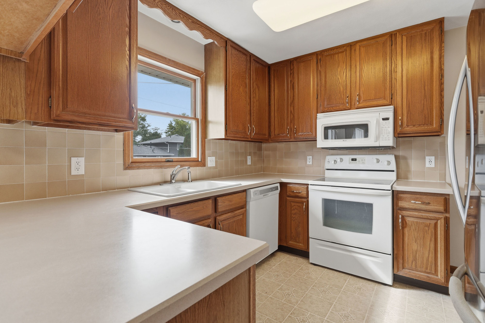 609 W Valley Drive Property Photo 8