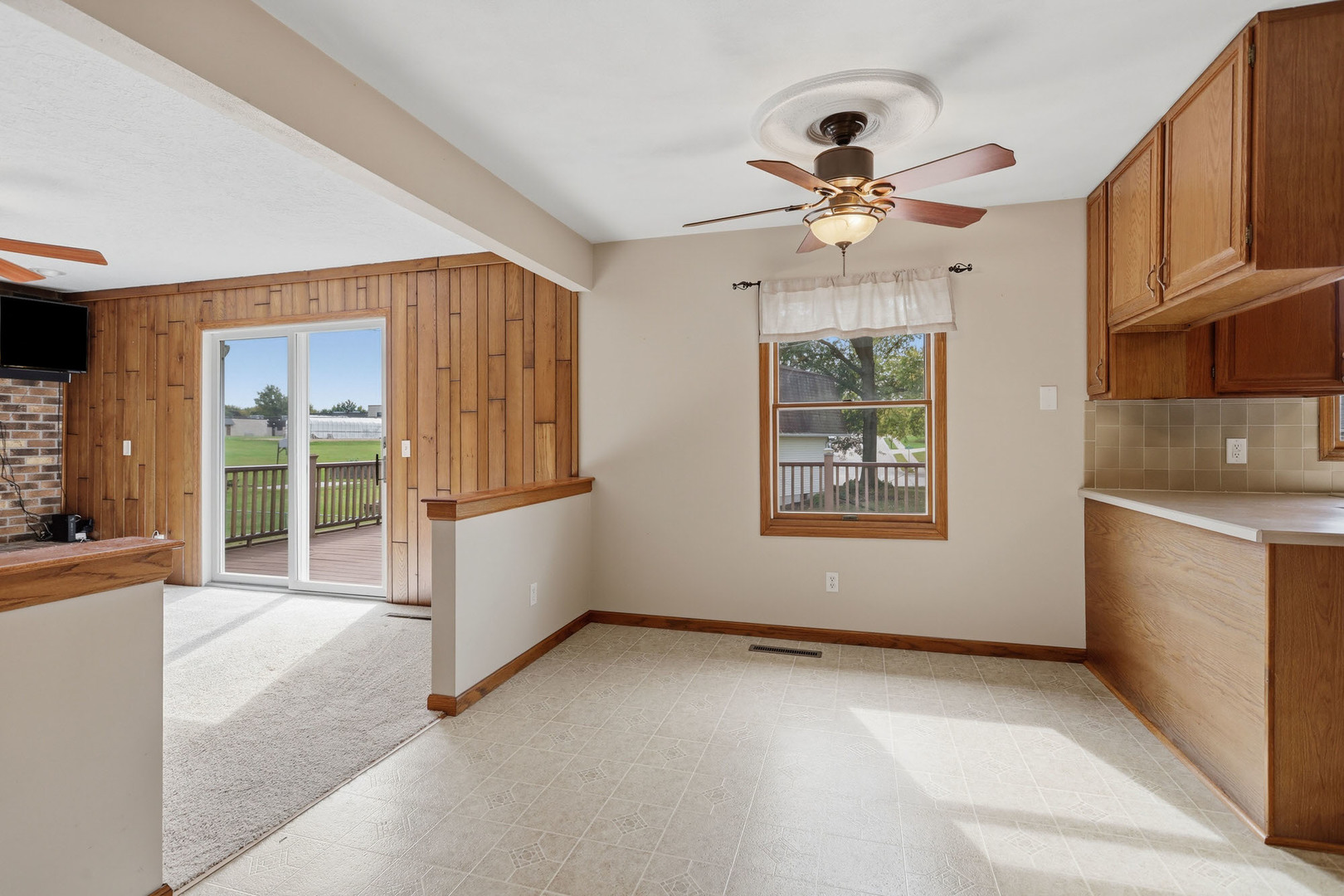 609 W Valley Drive Property Photo 9