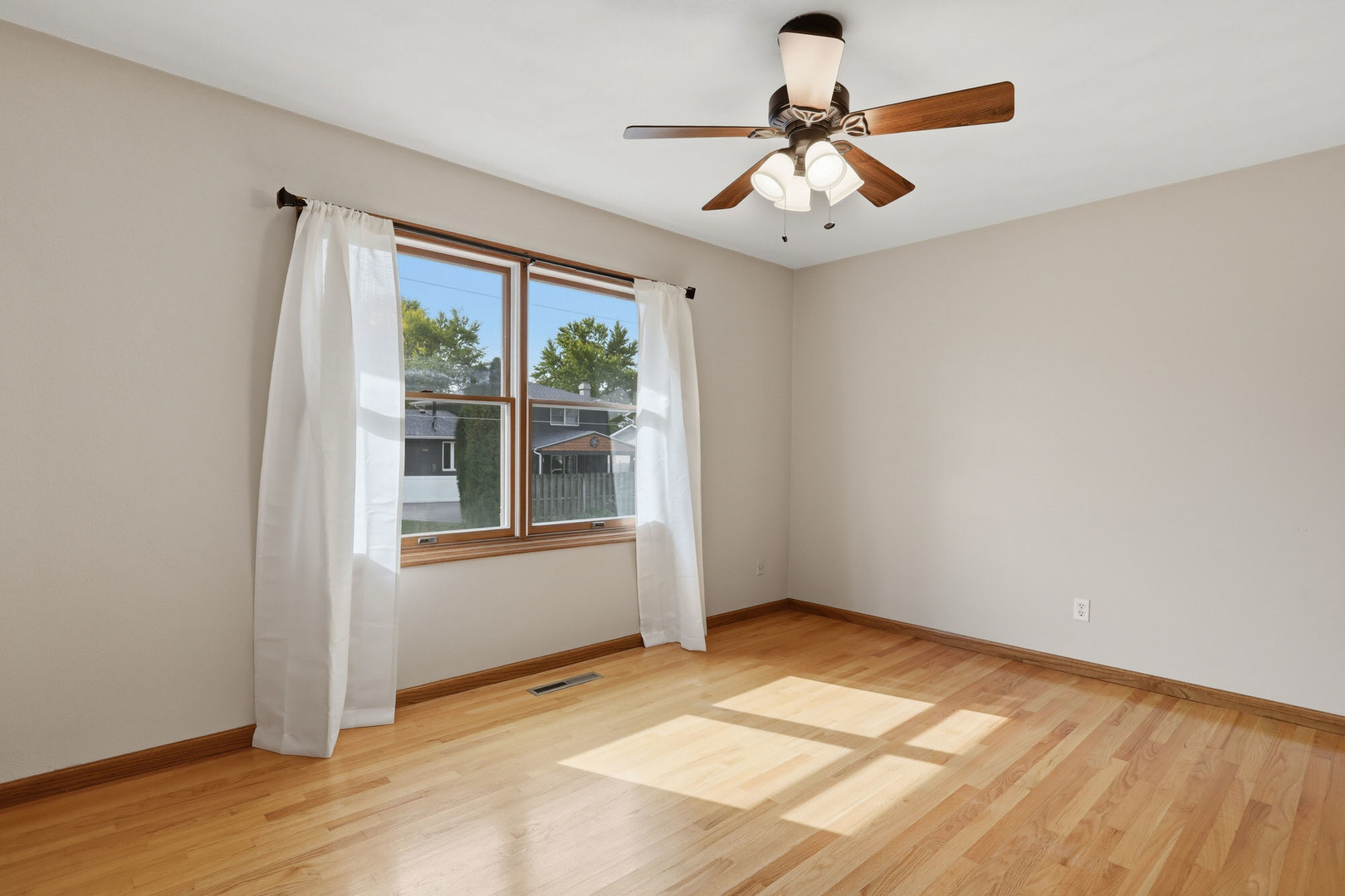 609 W Valley Drive Property Photo 24
