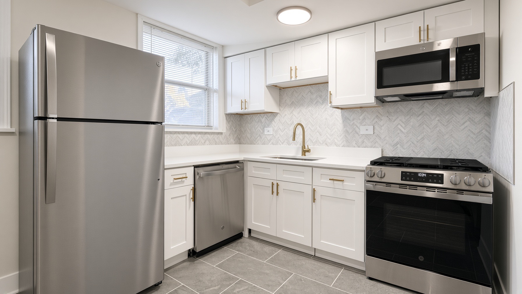 4347 W Irving Park Road Ge Property Photo 2