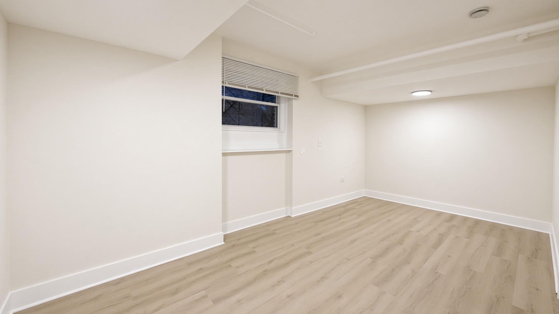 4347 W Irving Park Road Ge Property Photo 9