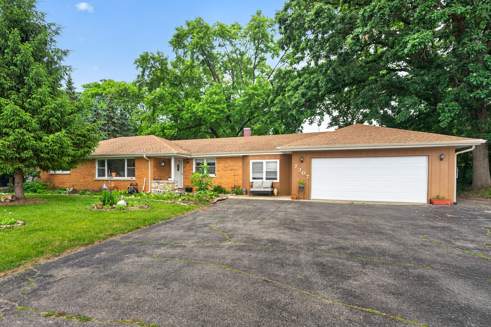 7307 W College Drive Property Photo 2