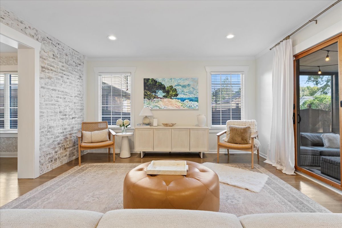 645 S Belmont Avenue Property Photo 3