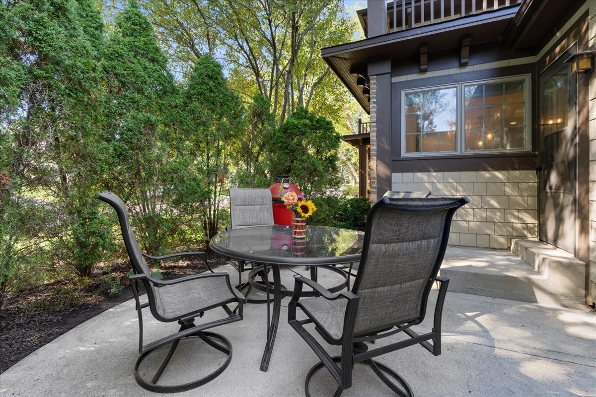 645 S Belmont Avenue Property Photo 35