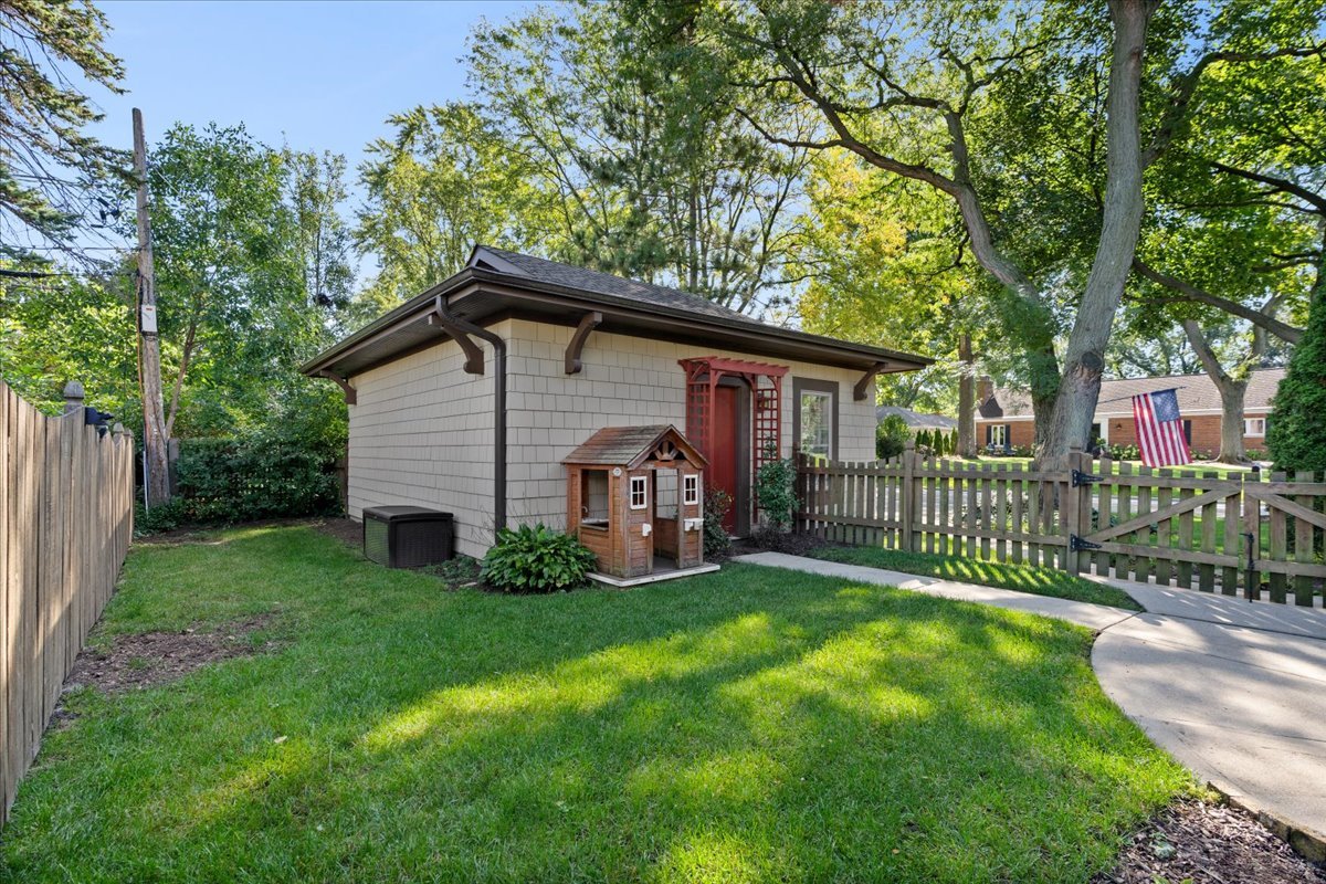645 S Belmont Avenue Property Photo 37