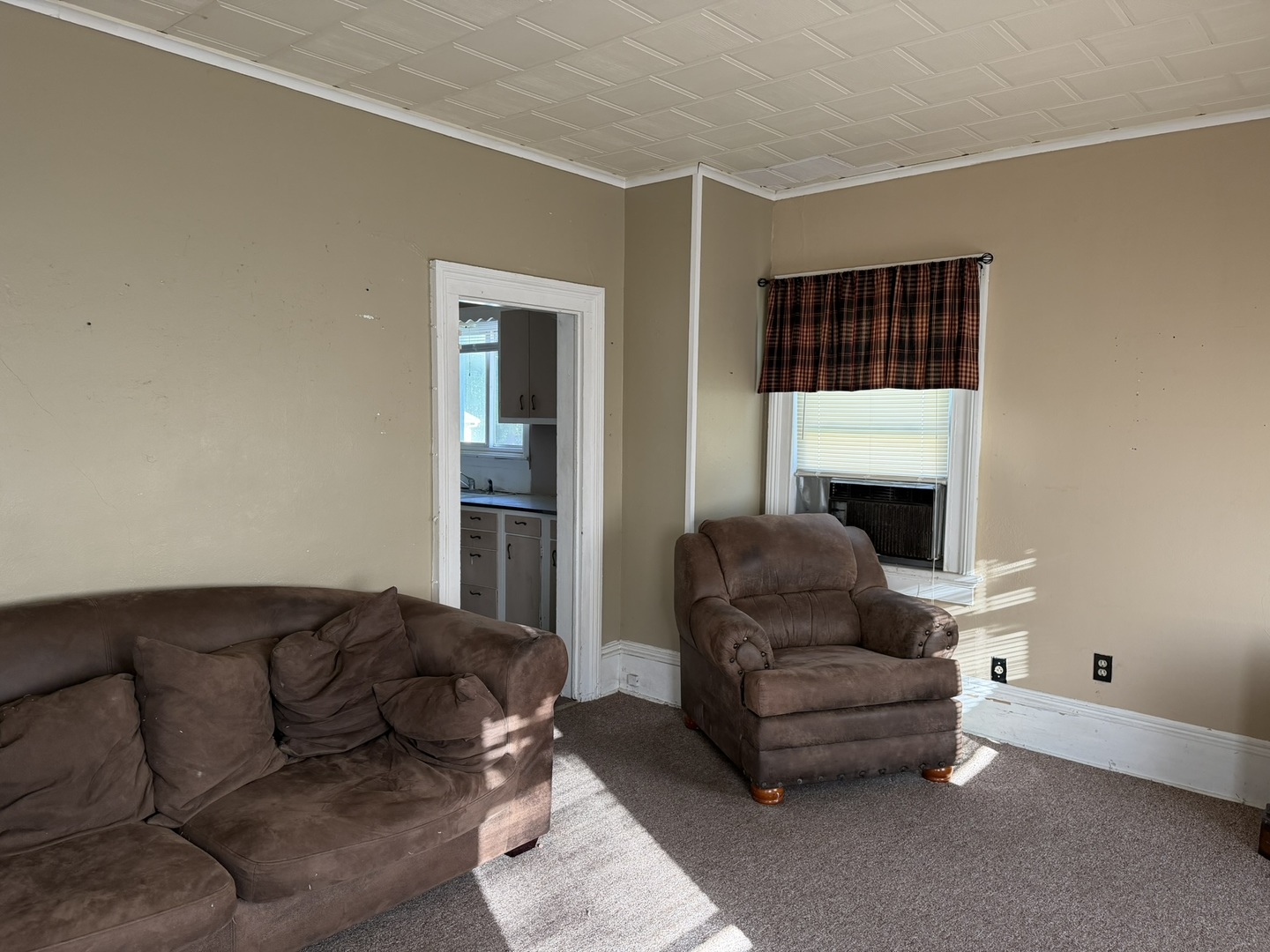 217 W Railroad Street Property Photo 7