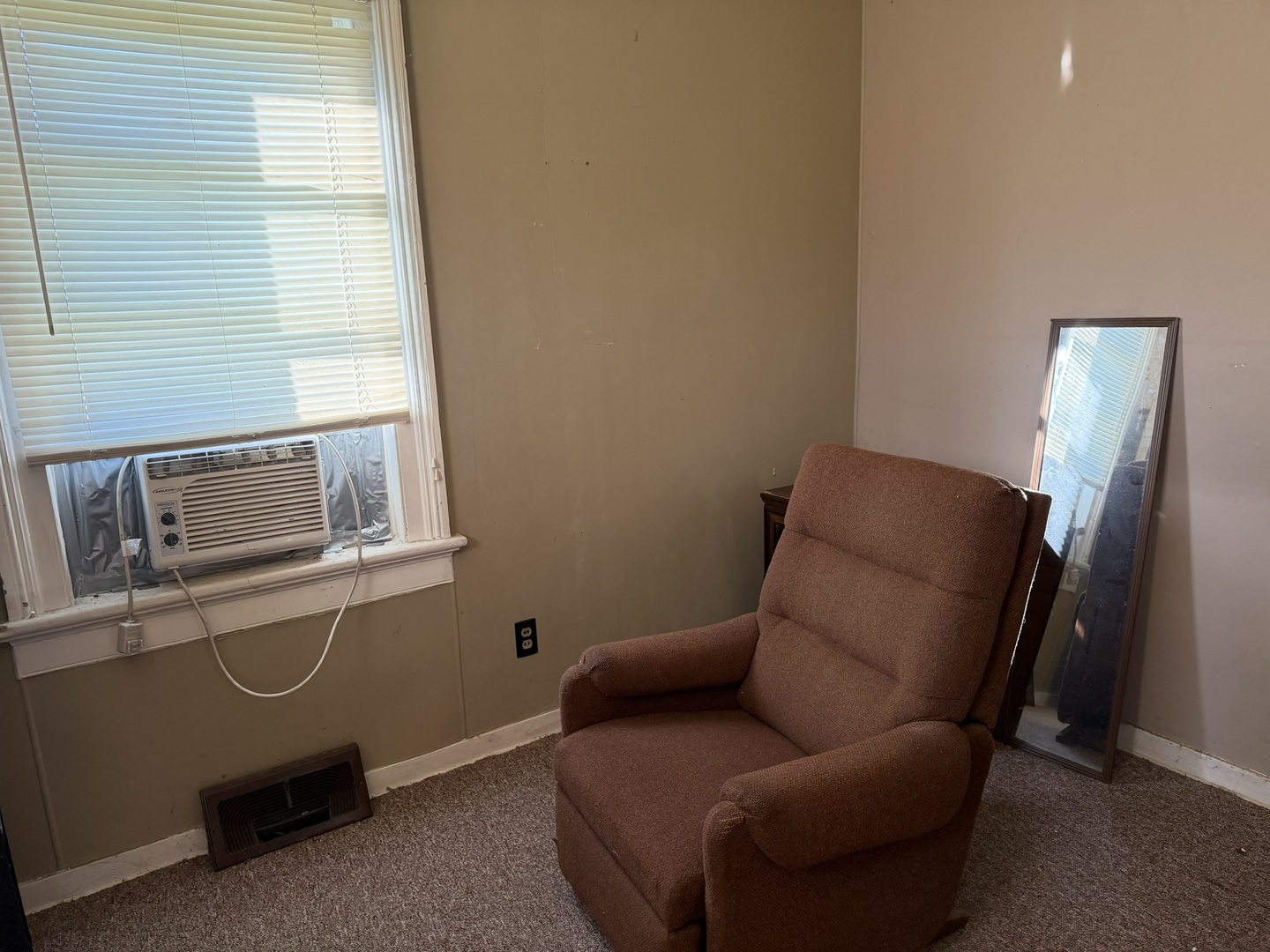217 W Railroad Street Property Photo 21