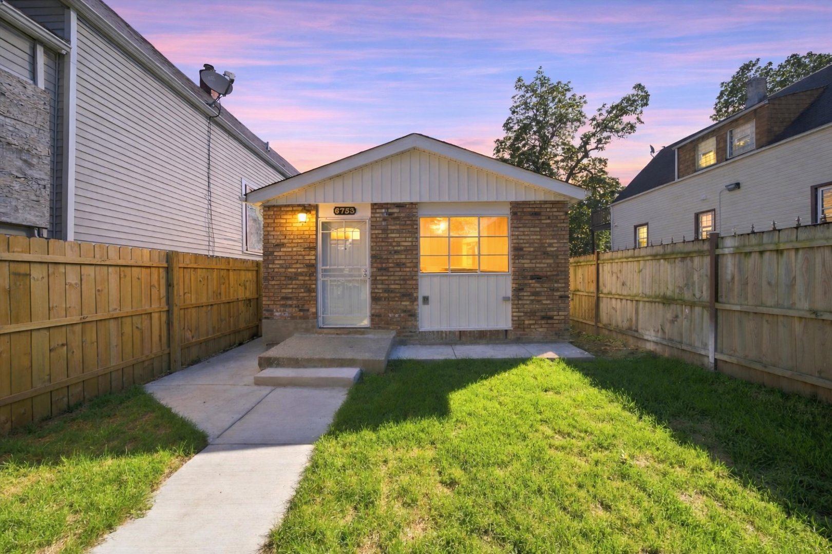 6733 S Throop Street Property Photo 1