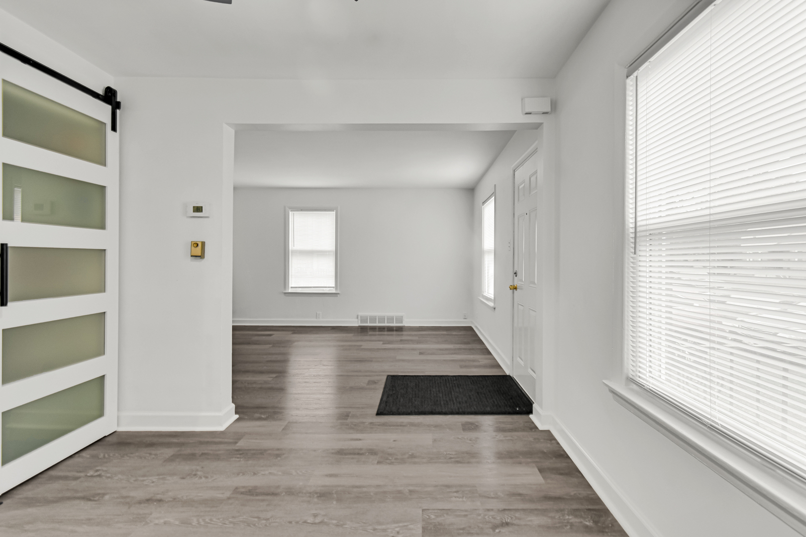 256 E 140th Place Property Photo 8