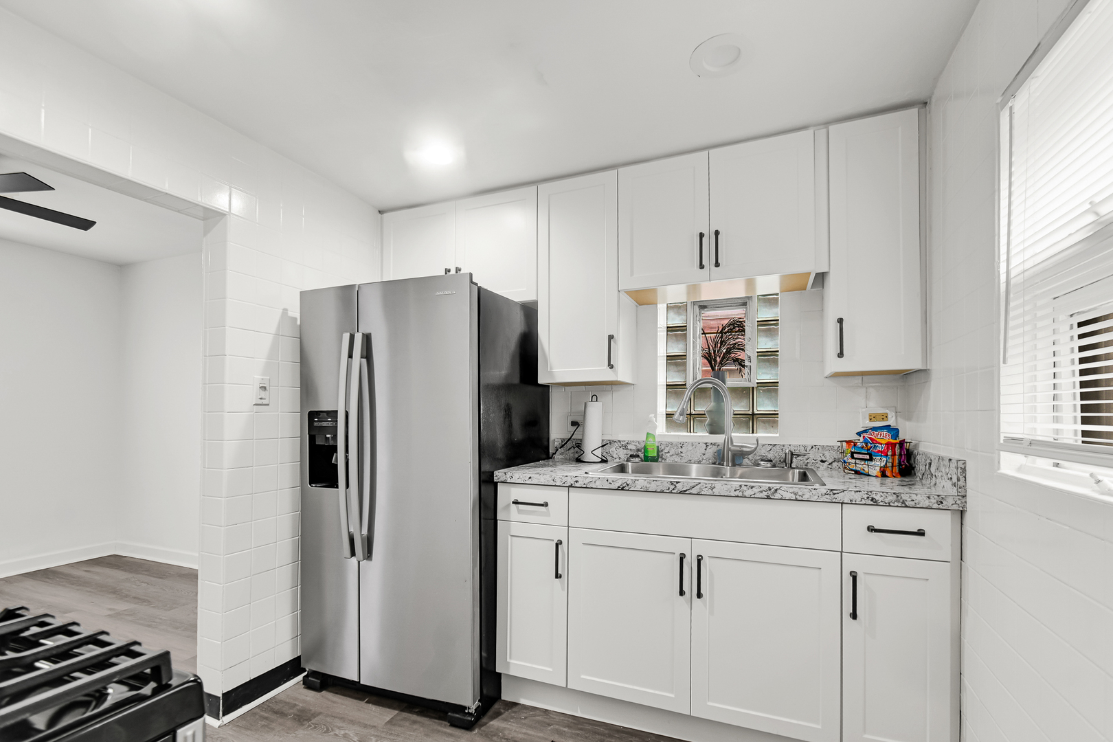 256 E 140th Place Property Photo 11
