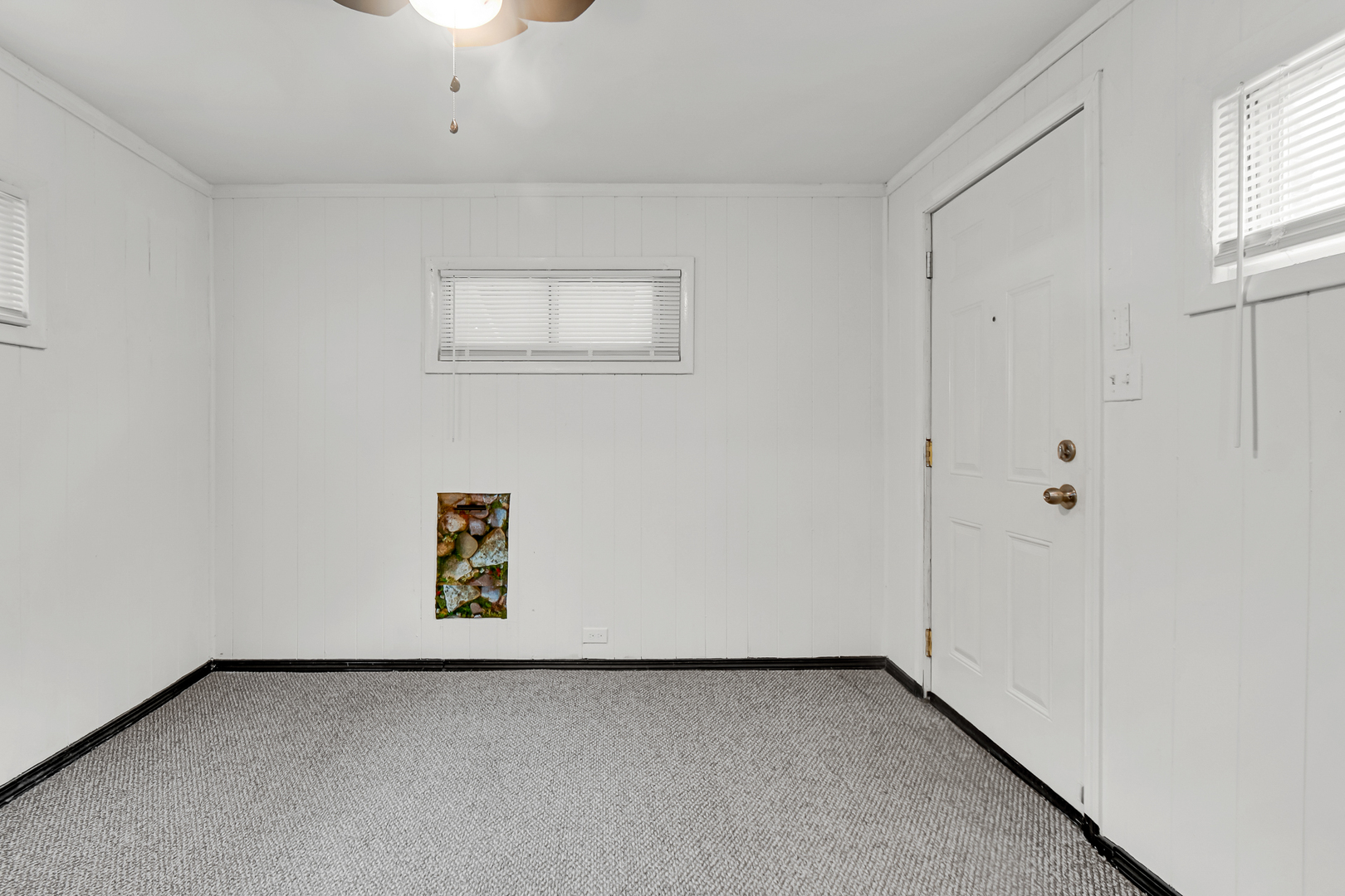 256 E 140th Place Property Photo 12