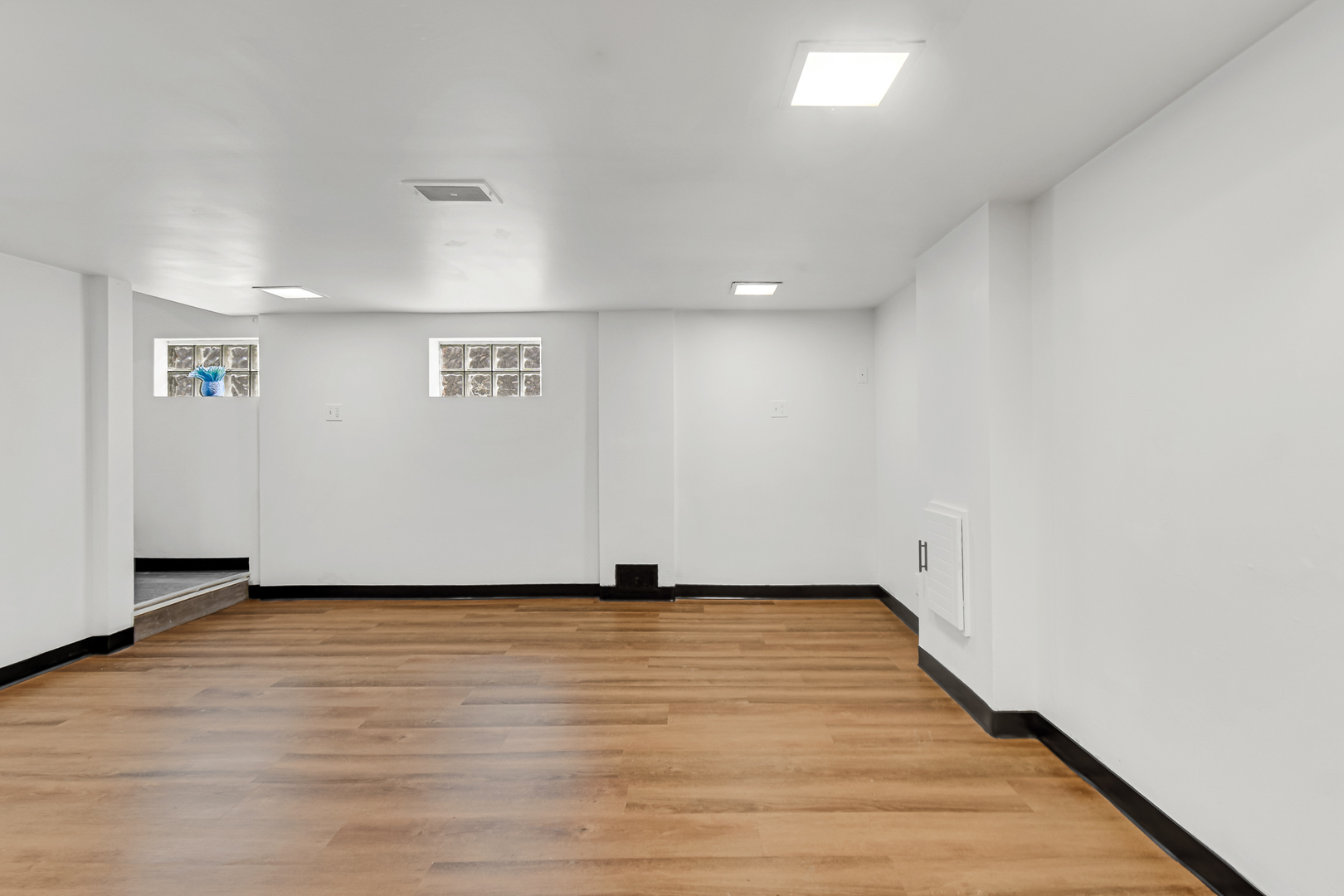 256 E 140th Place Property Photo 16