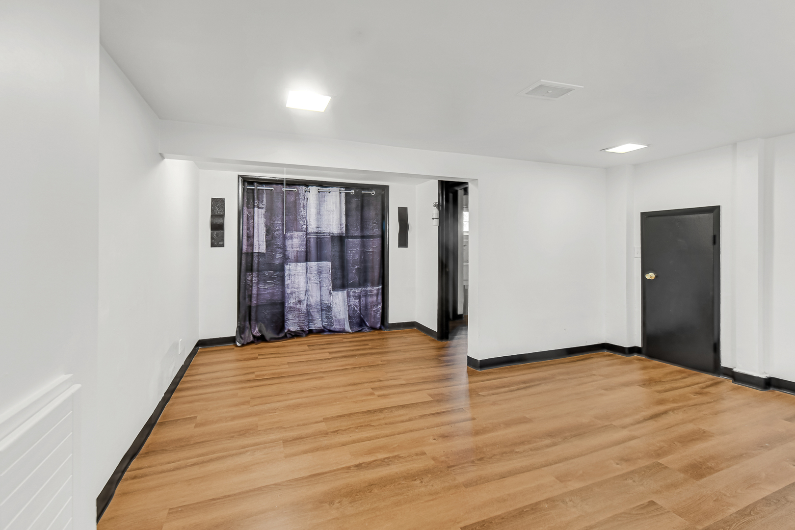 256 E 140th Place Property Photo 17
