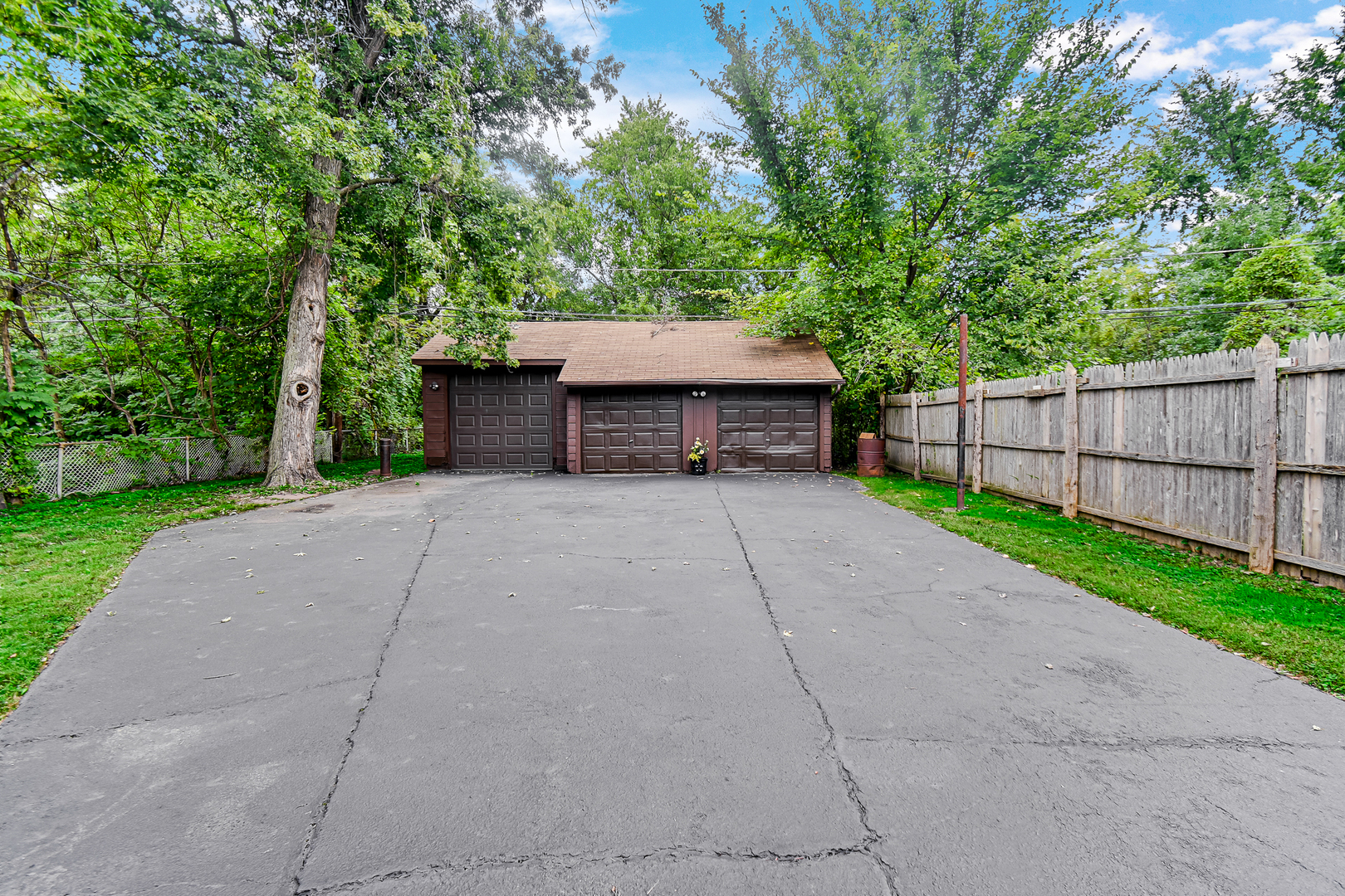 256 E 140th Place Property Photo 21