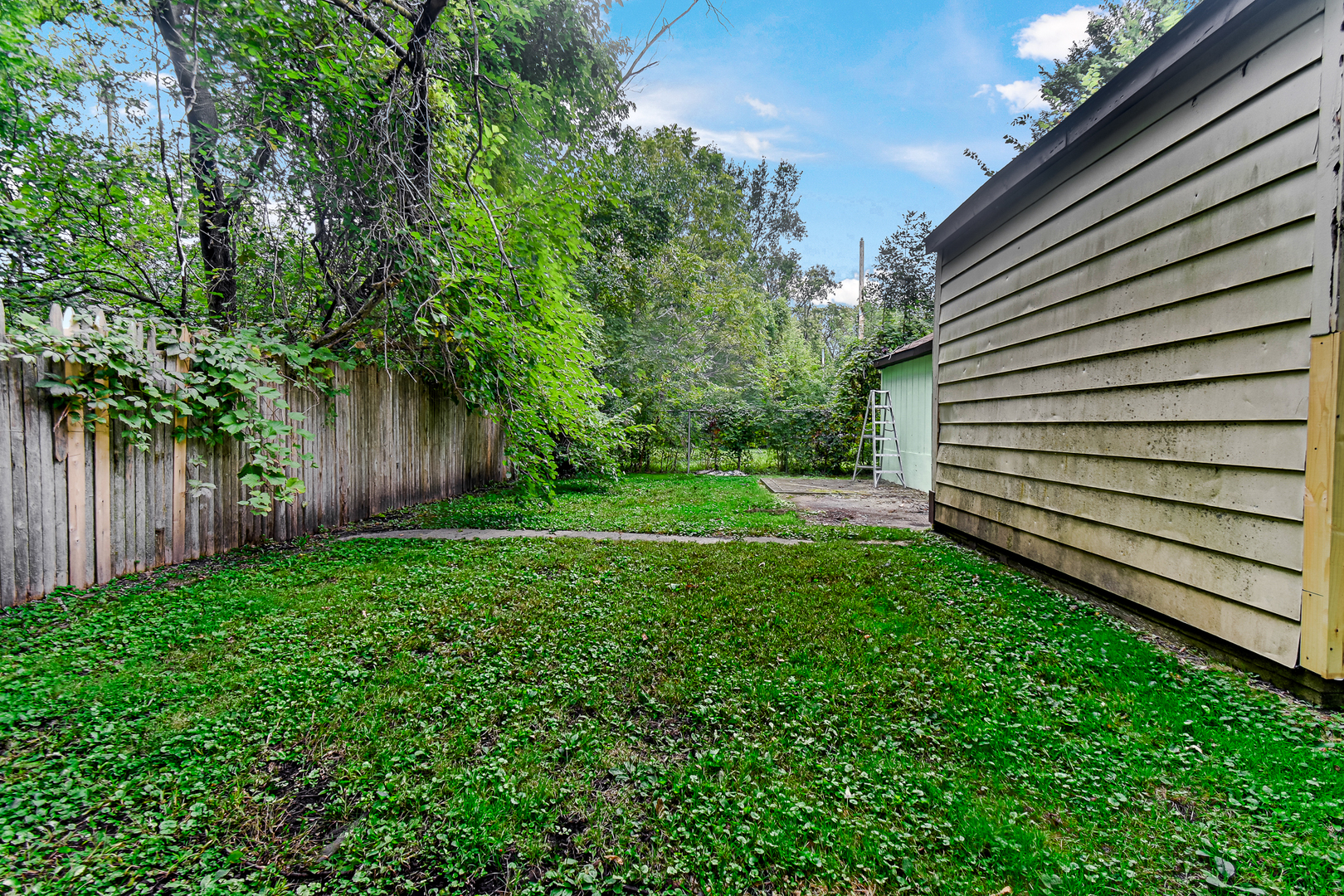 256 E 140th Place Property Photo 22