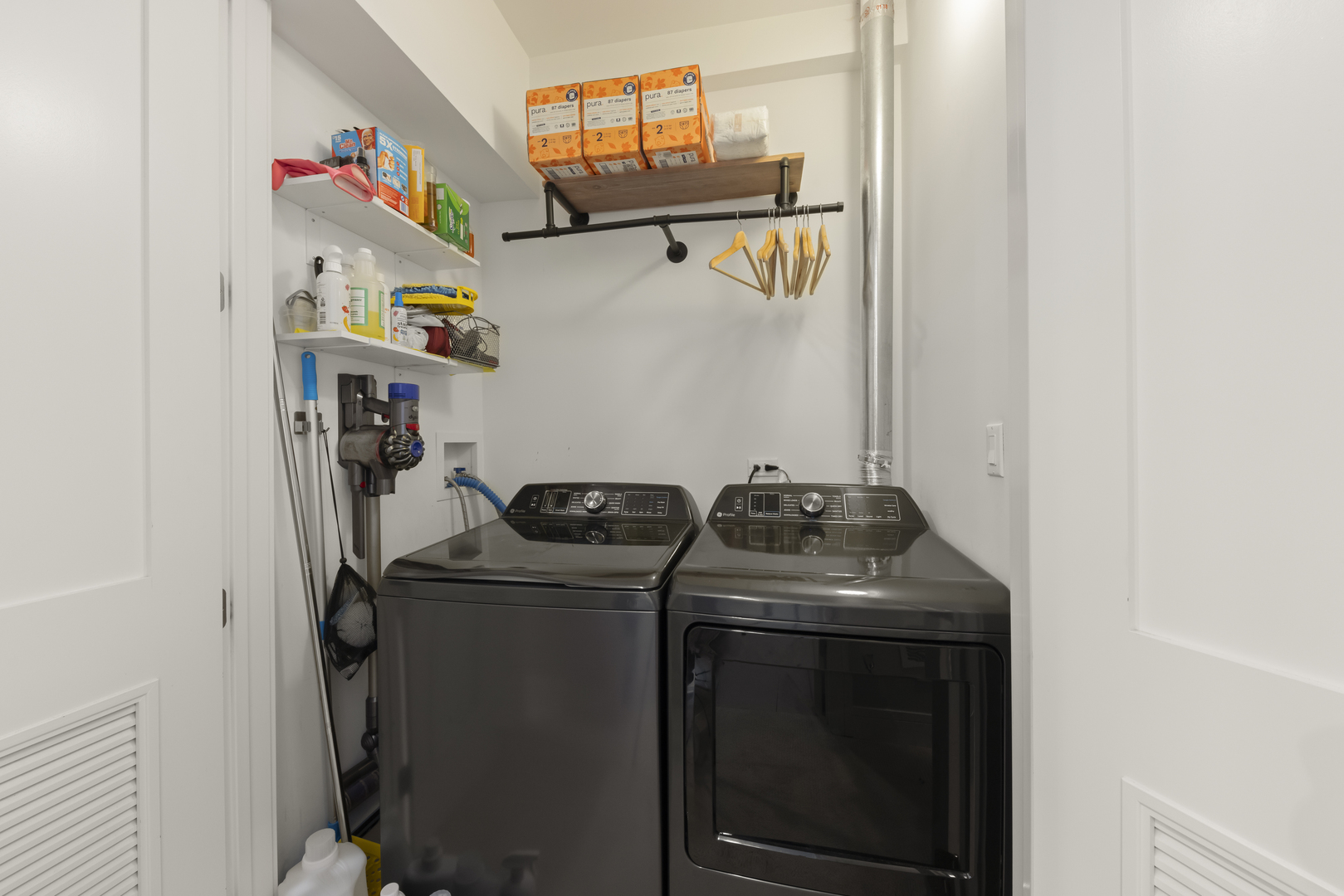 3049 W Lyndale Street 1 Property Photo 22