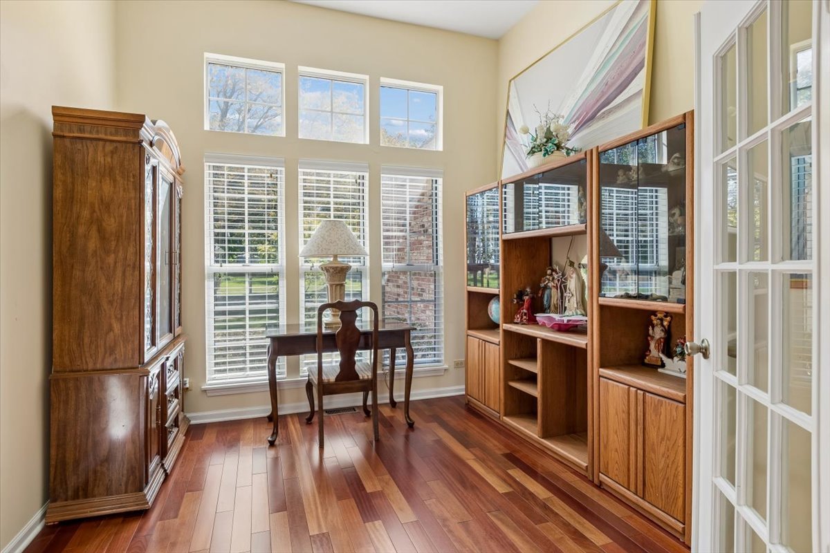 925 Brompton Circle Property Photo 3