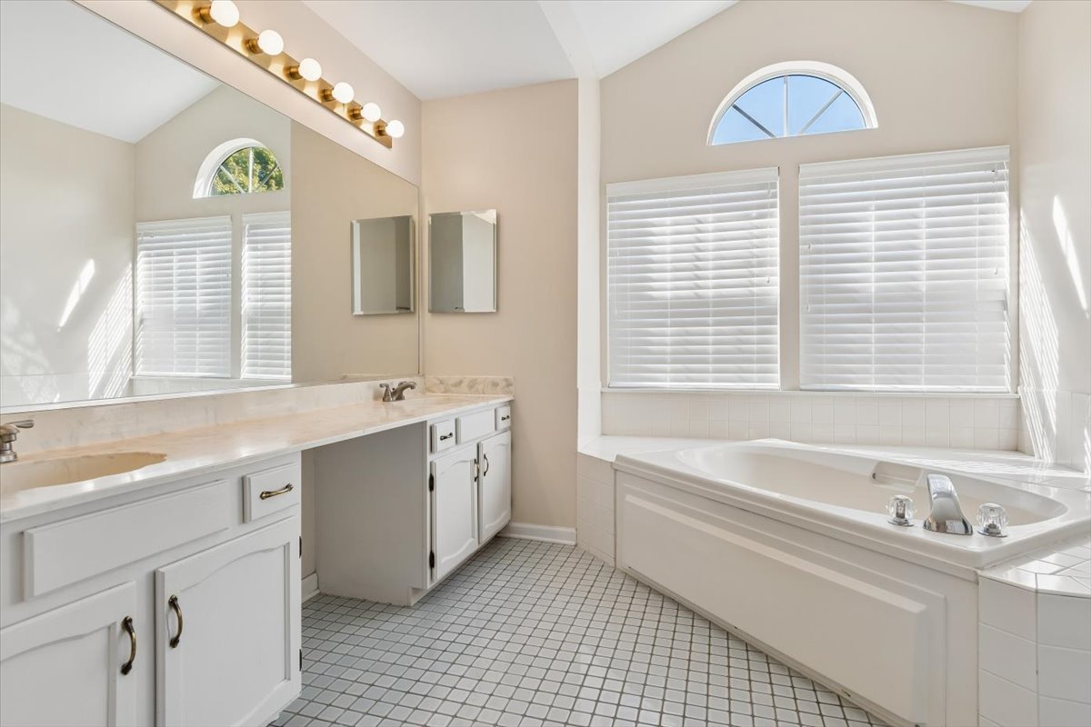 925 Brompton Circle Property Photo 12