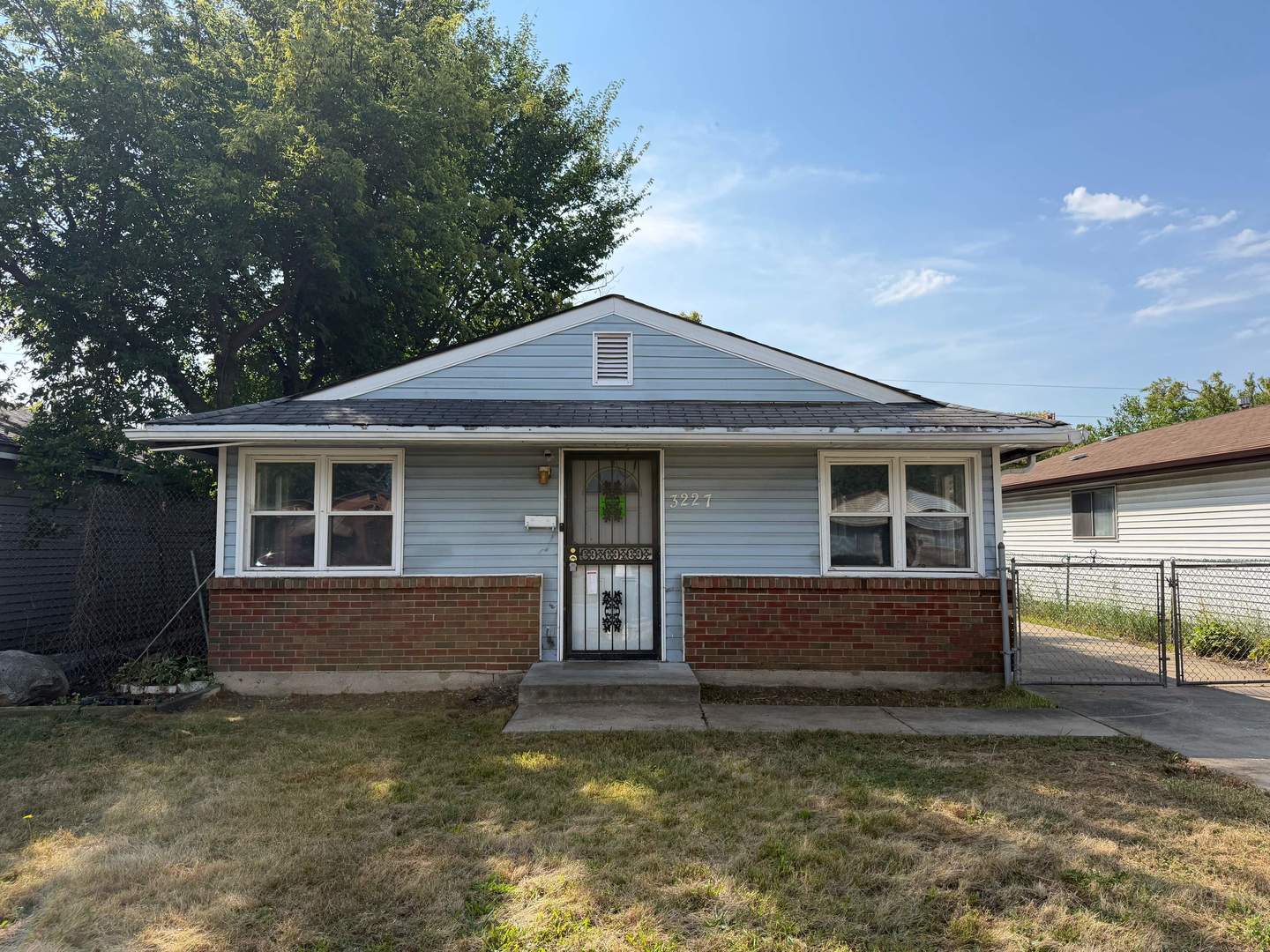 3227 Nelson Avenue Property Photo 1