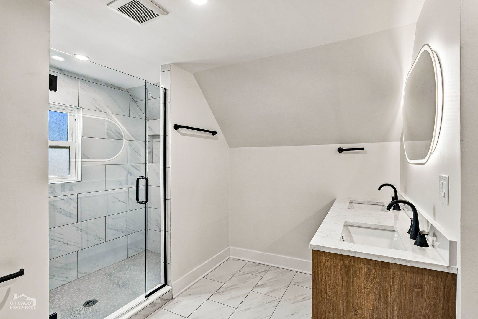 5722 W Grover Street Property Photo 14