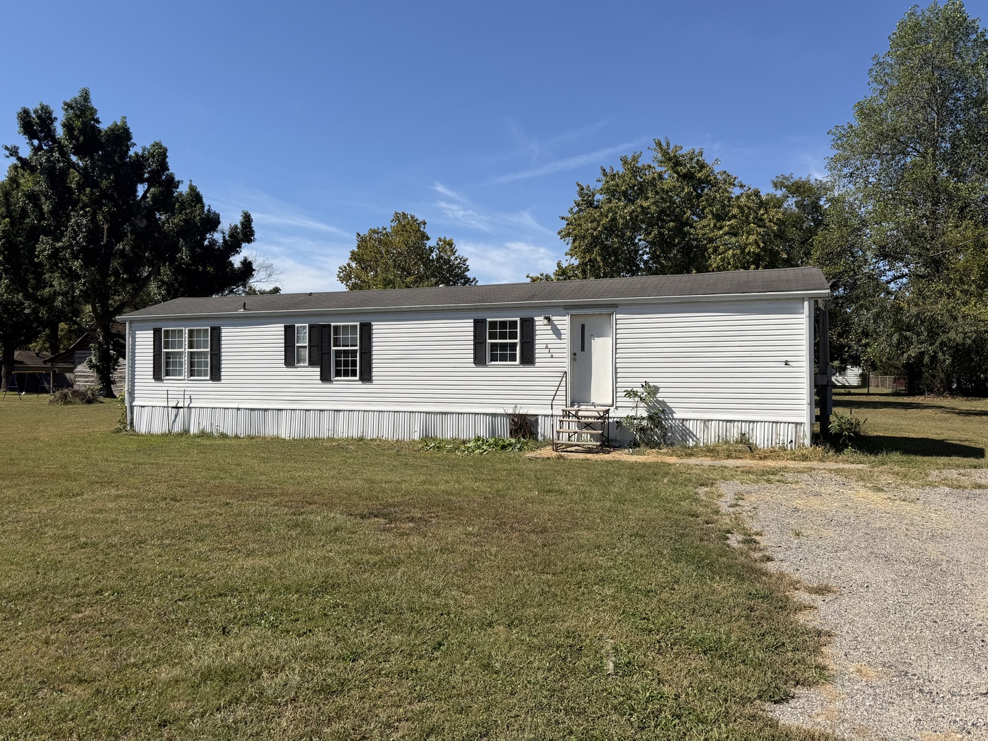 313 Leonard Street Property Photo 1