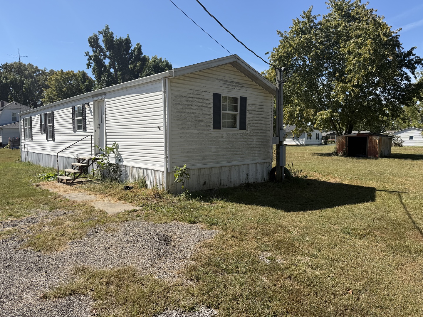 313 Leonard Street Property Photo 2