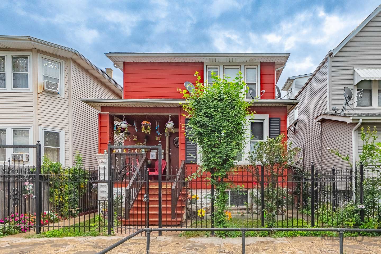2135 N Latrobe Avenue Property Photo 1