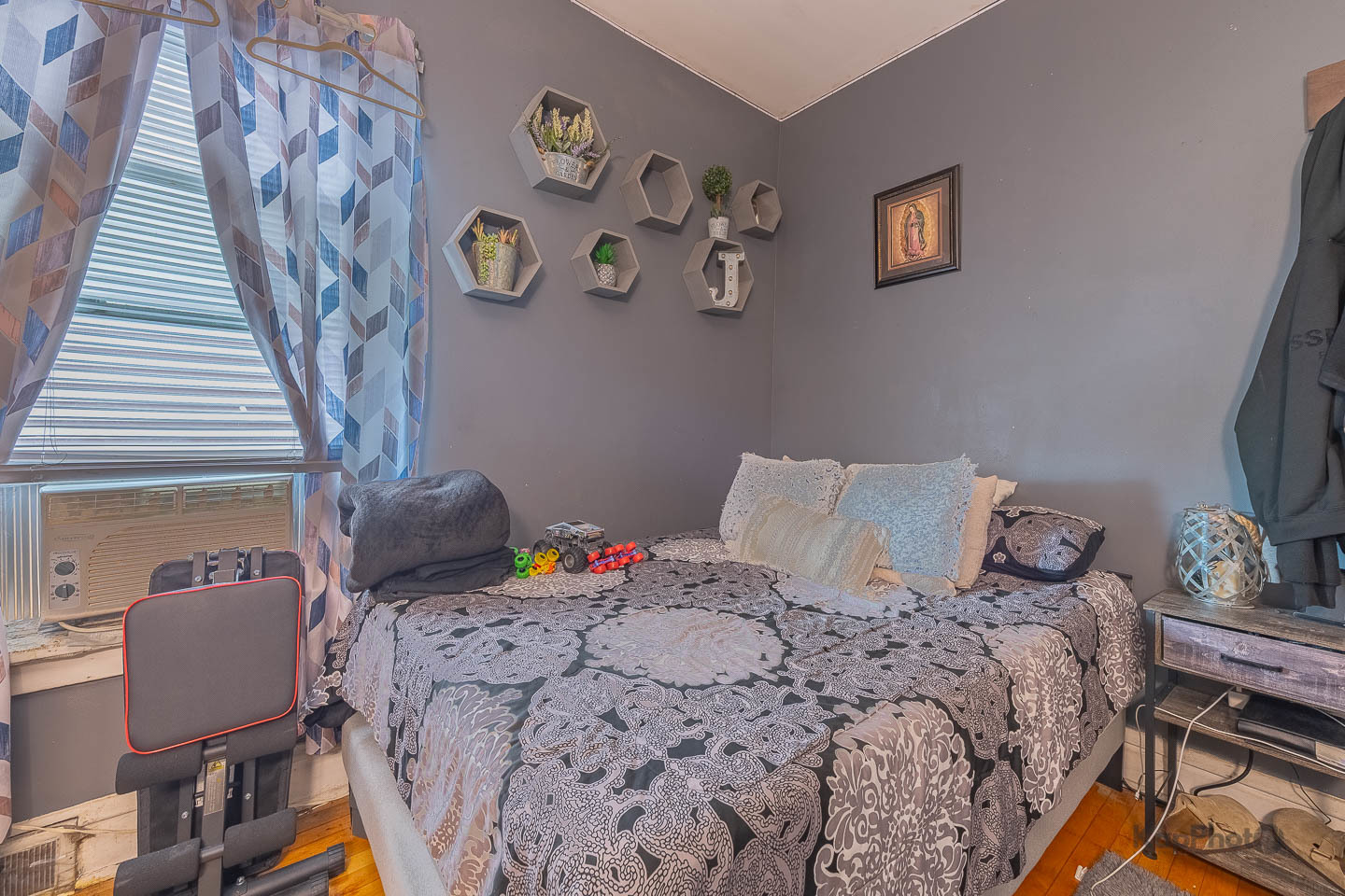 2135 N Latrobe Avenue Property Photo 12
