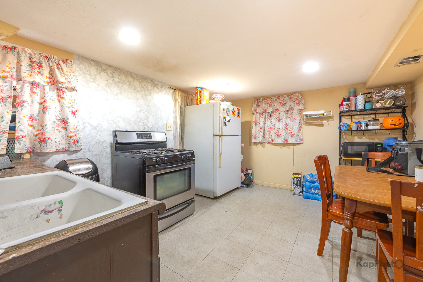 2135 N Latrobe Avenue Property Photo 18
