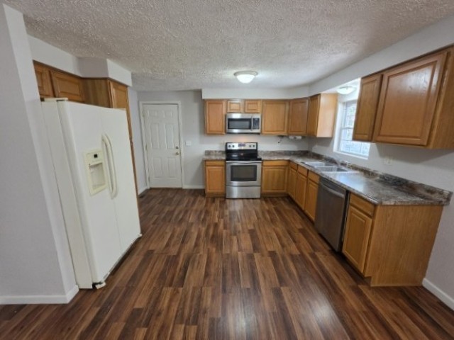 620 Pear Street Property Photo 5