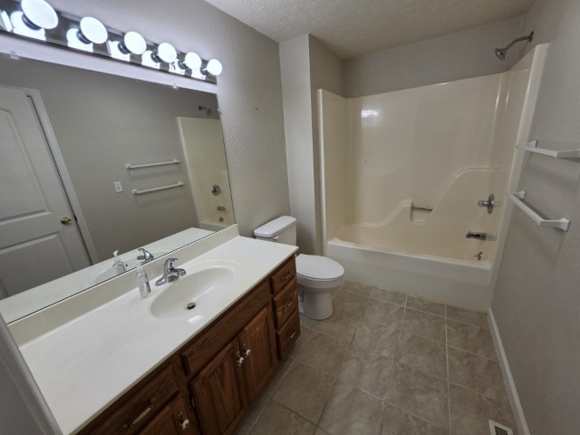620 Pear Street Property Photo 10
