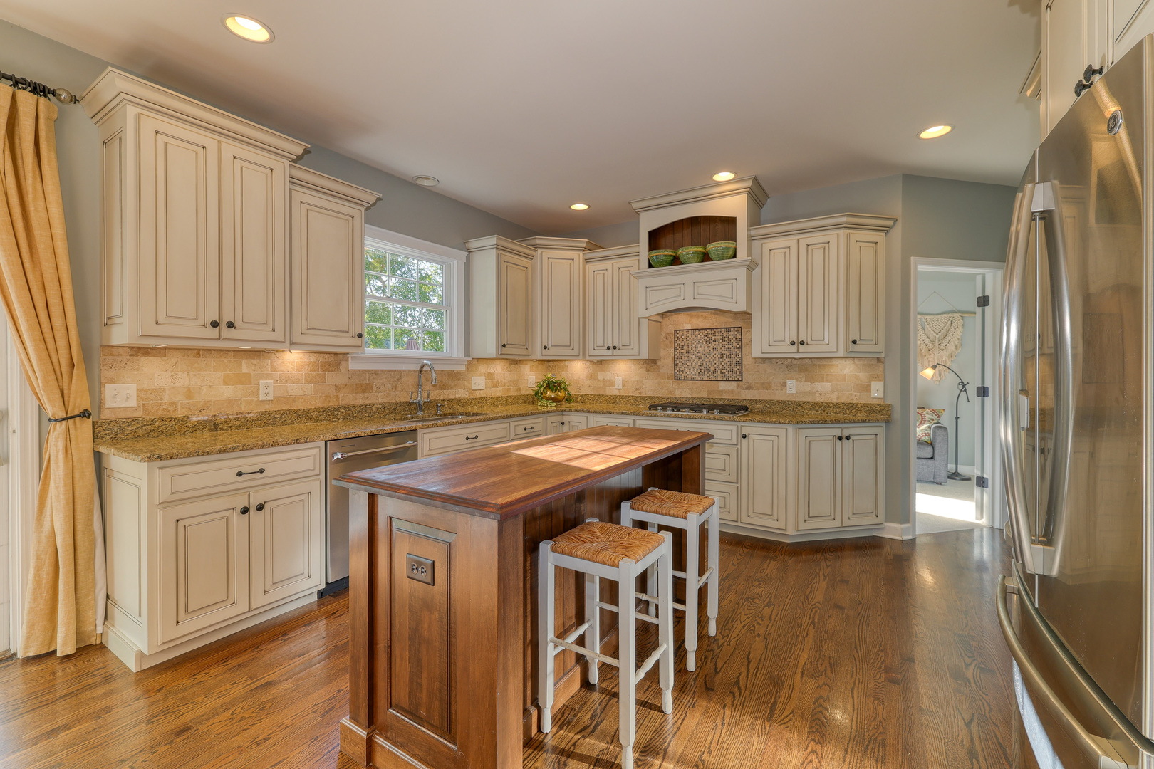 1261 Independence Avenue Property Photo 12
