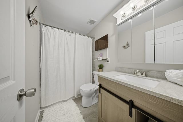 1942 Tall Oaks Drive 1a Property Photo 8