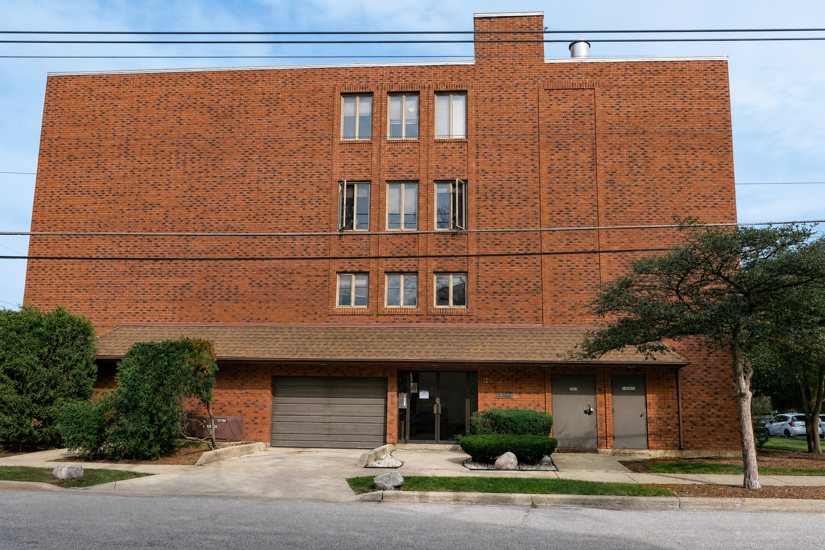 1302 E Washington Street B1 Property Photo 1