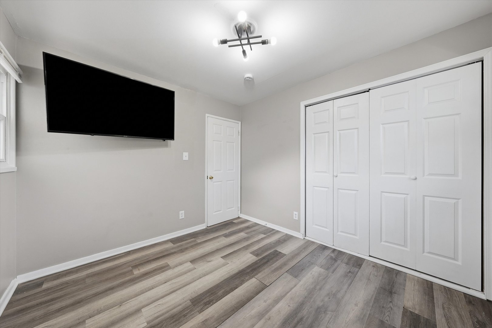 2112 219th Street Property Photo 18