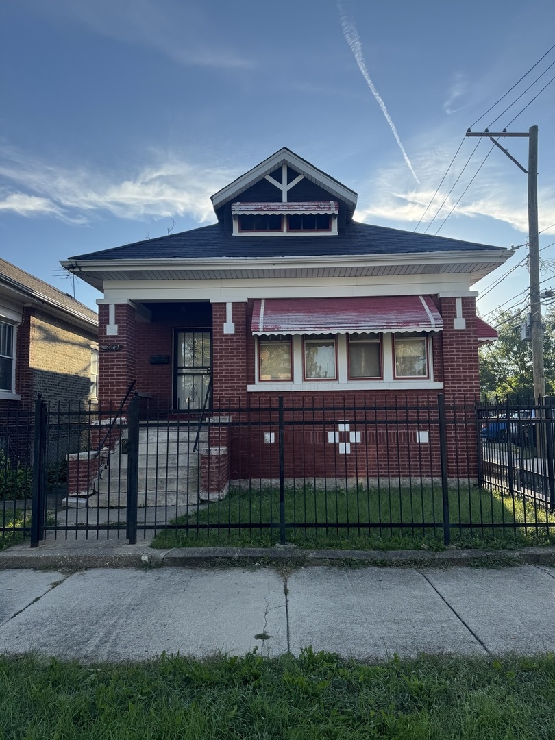 8641 S May Street Property Photo 1