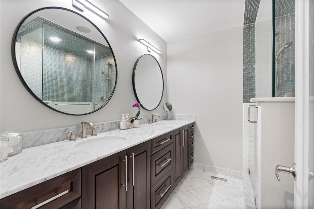 12772580 Property Photo 32
