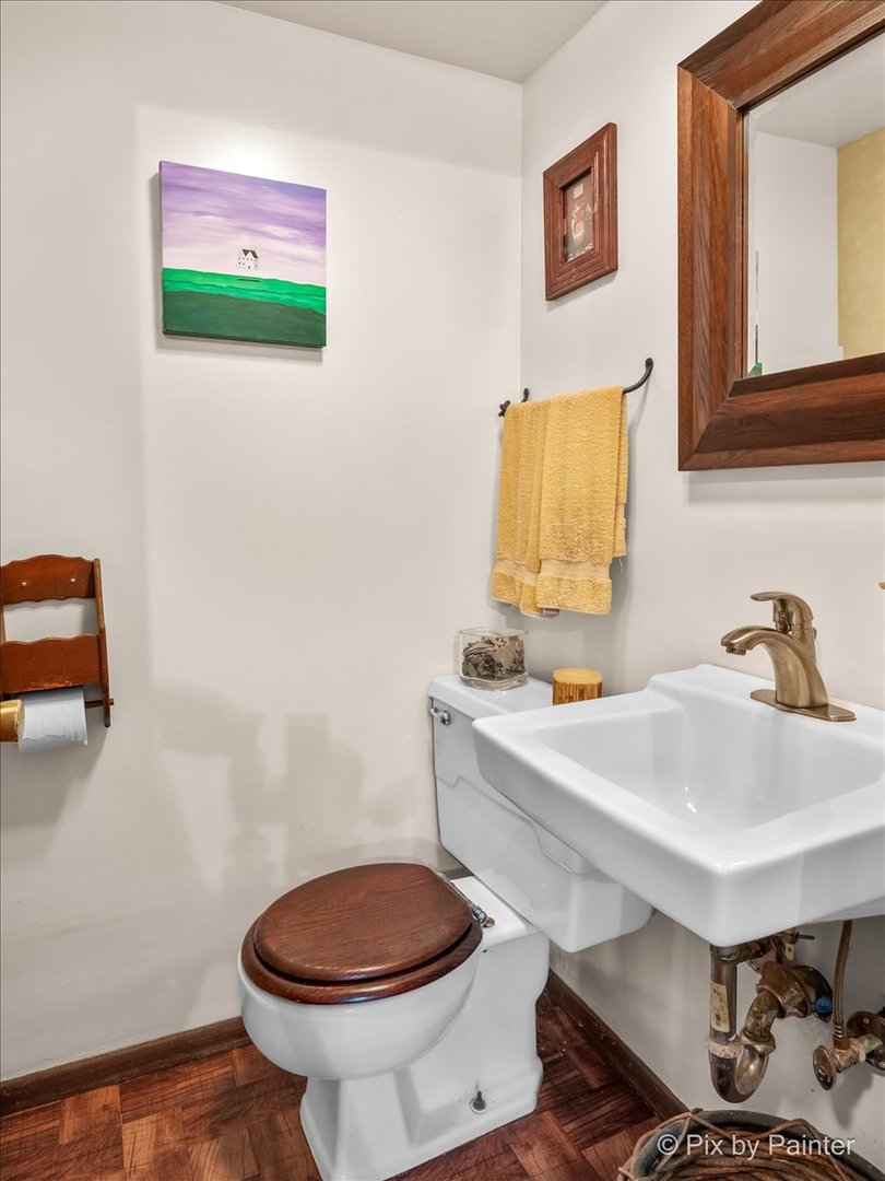 23w328 Great Western Avenue Property Photo 16