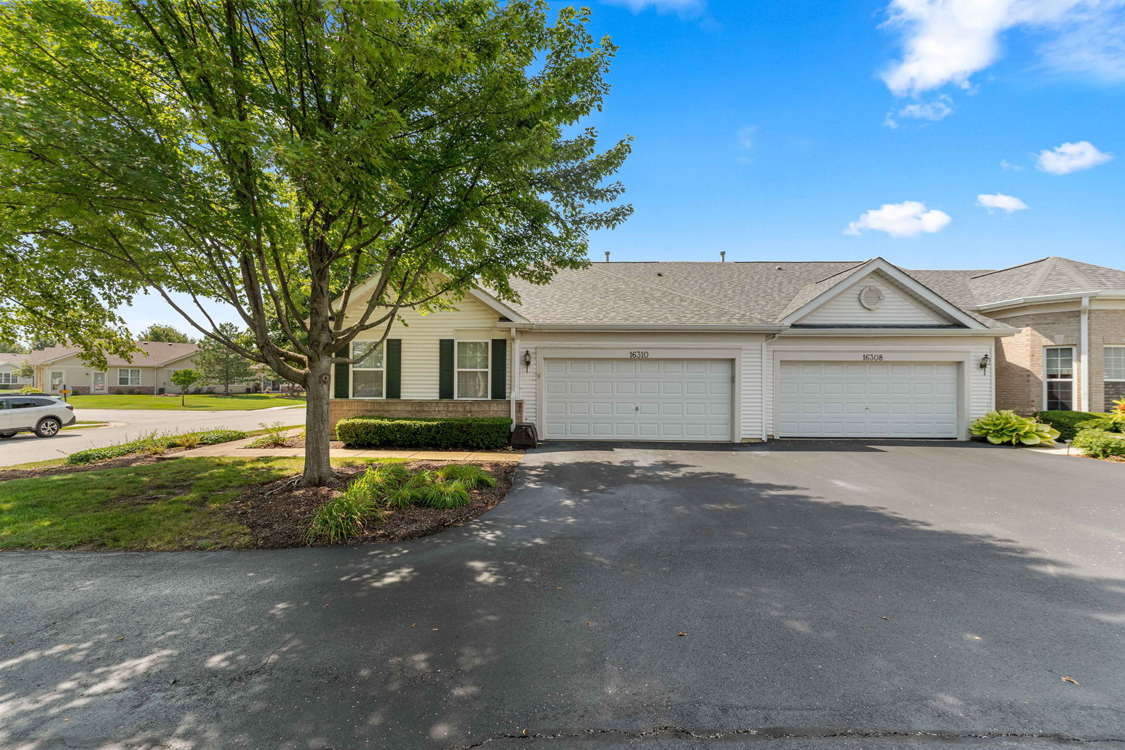 16310 Crescent Lake Drive 16310 Property Photo 2