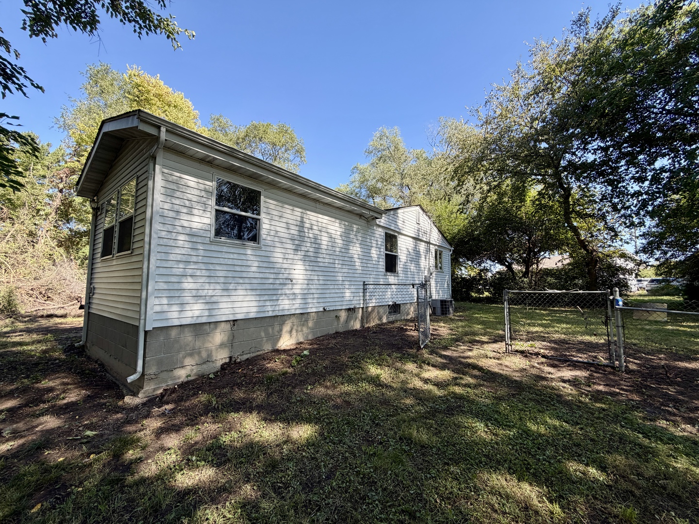 9728 Smythe Avenue Property Photo 3