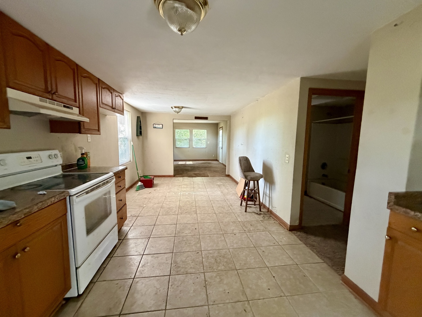 9728 Smythe Avenue Property Photo 4