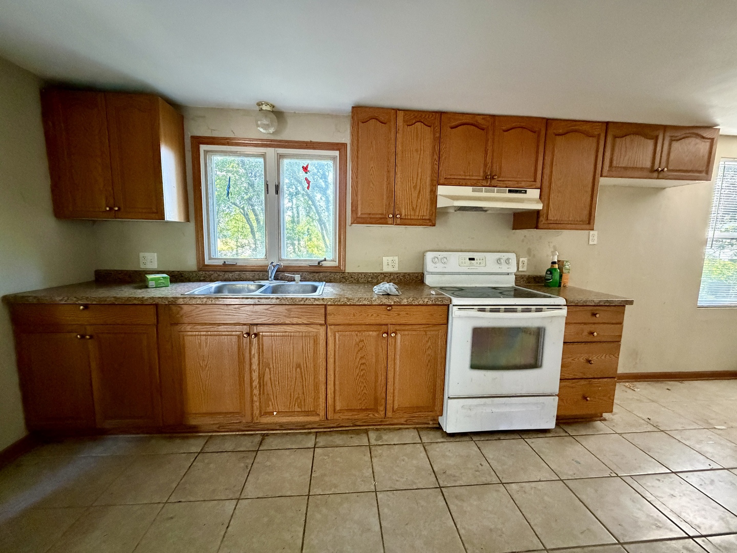 9728 Smythe Avenue Property Photo 5