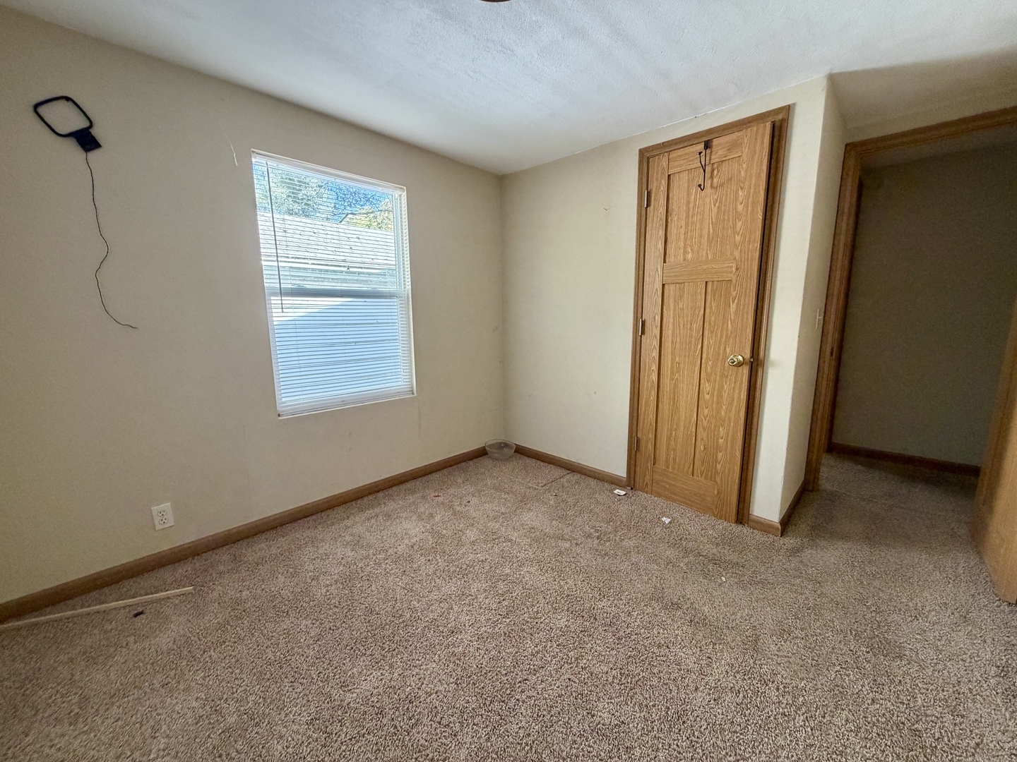 9728 Smythe Avenue Property Photo 10