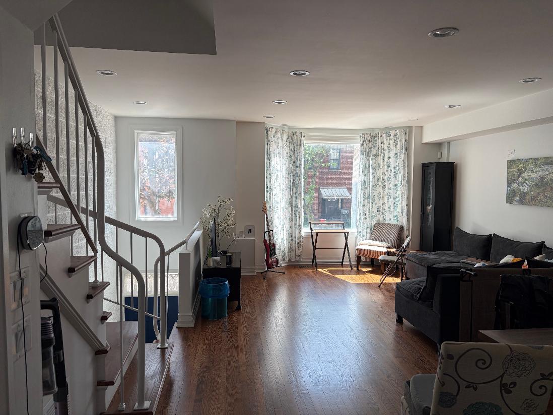 933 S Oakley Boulevard Property Photo 3