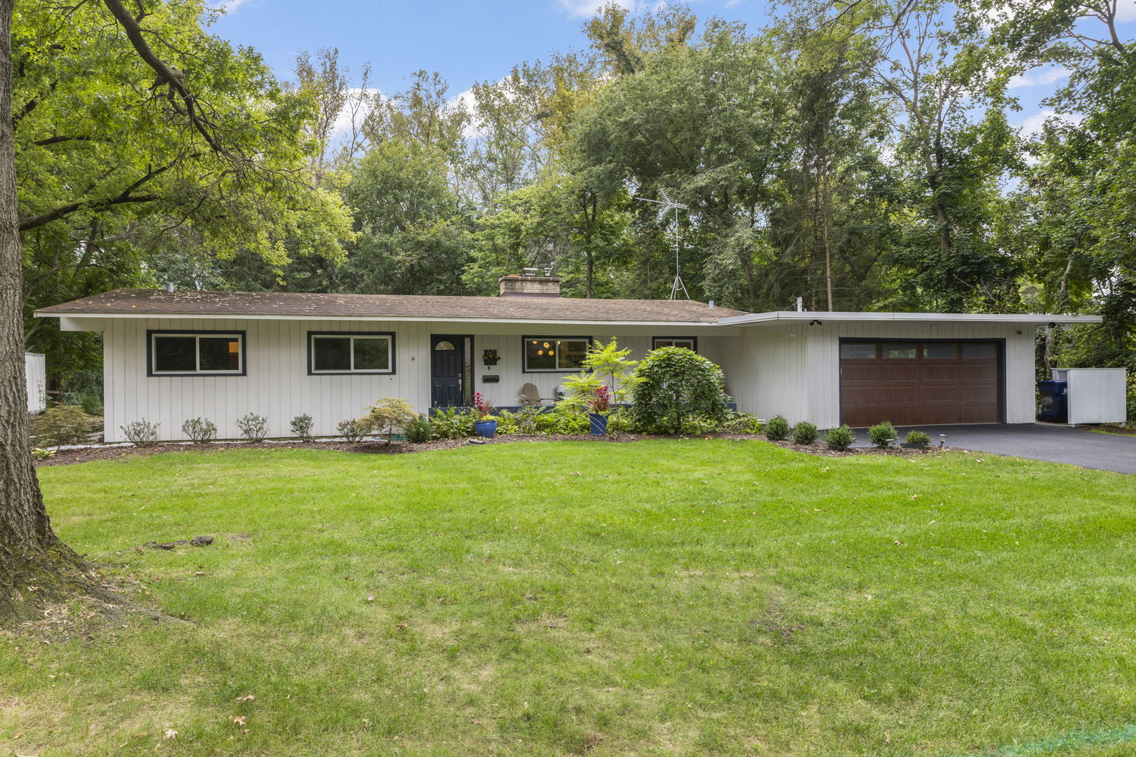 60 Golden Larch Court Property Photo 1