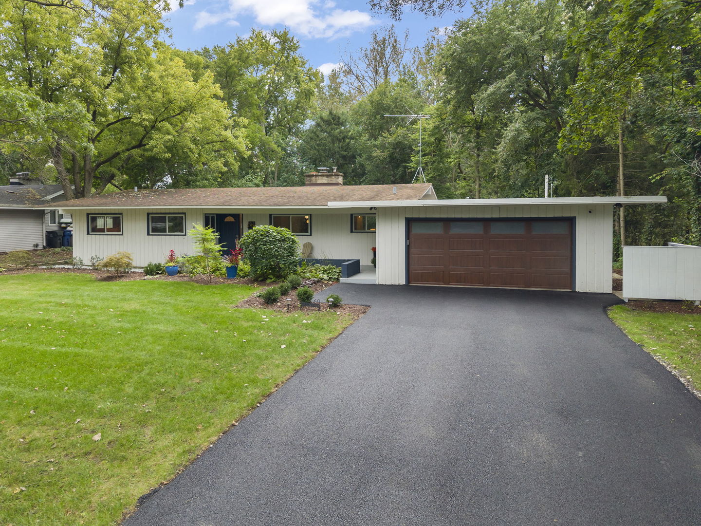 60 Golden Larch Court Property Photo 2