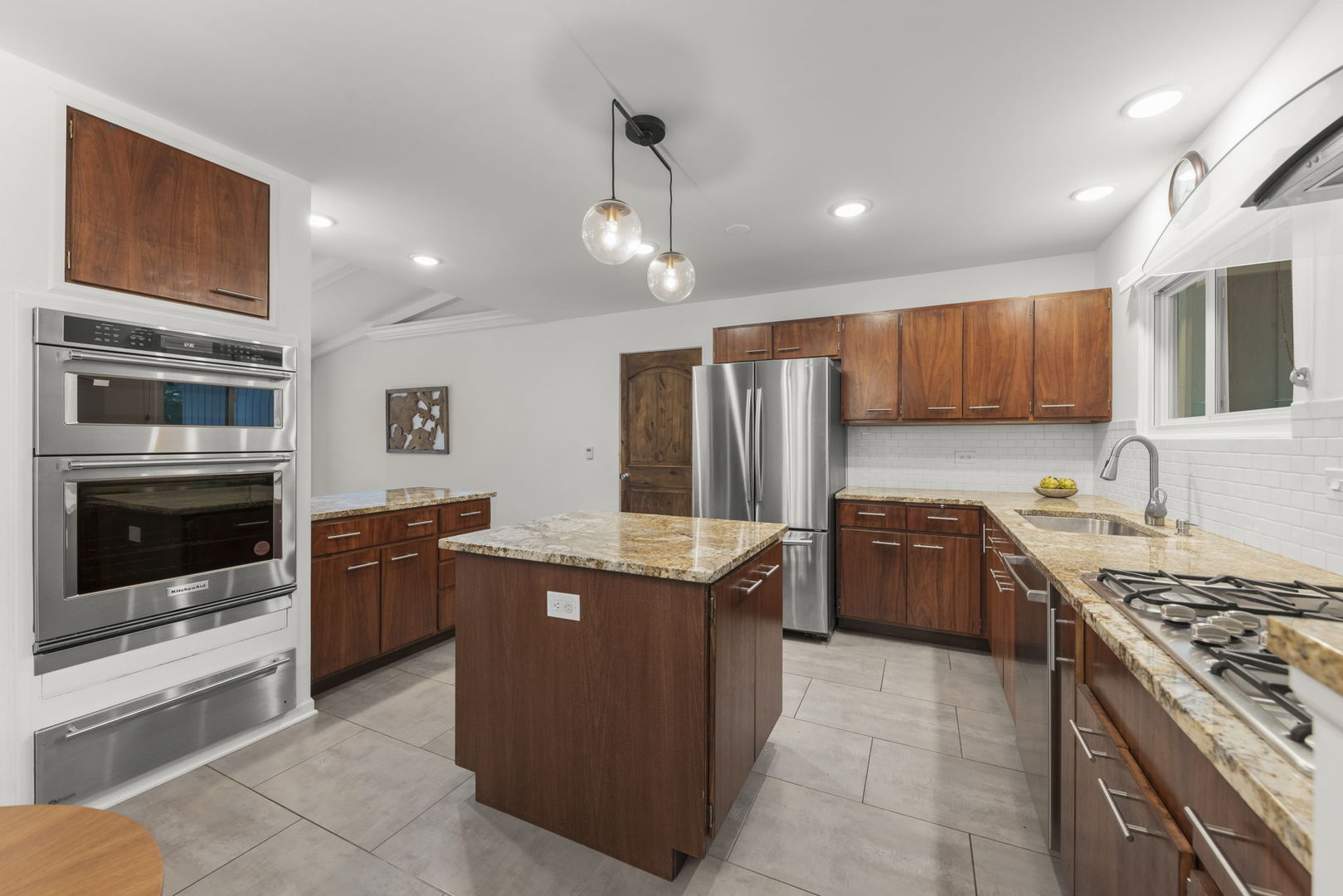 60 Golden Larch Court Property Photo 7