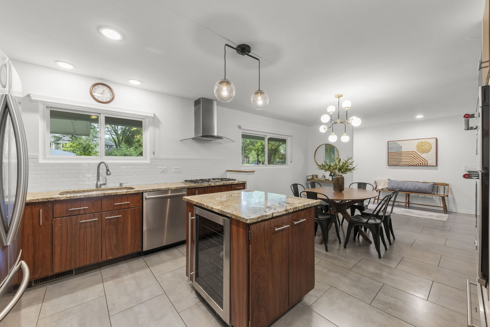 60 Golden Larch Court Property Photo 8